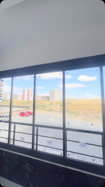 Tamamlanmış cam balkon · Cam ve çerçeve